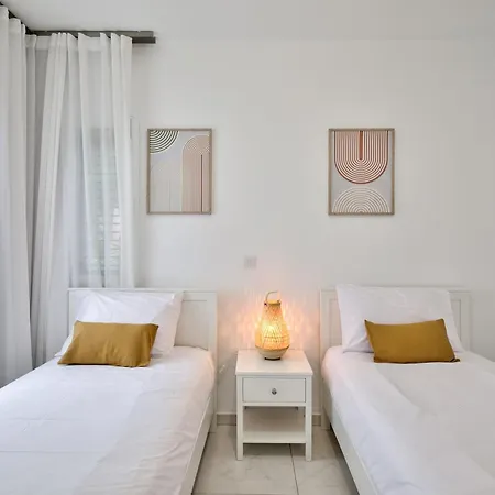 Villa Aphrodite Gardens Stunning By Vichy Holidays