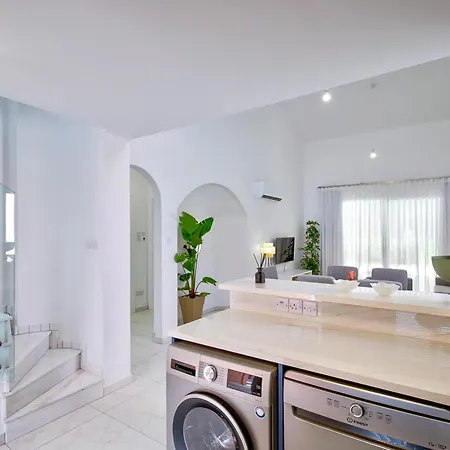 Aphrodite Gardens Stunning By Vichy Holidays Villa Paphos