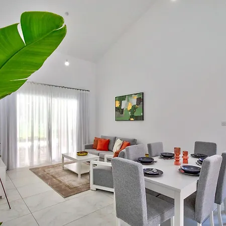 Villa Aphrodite Gardens Stunning By Vichy Holidays *